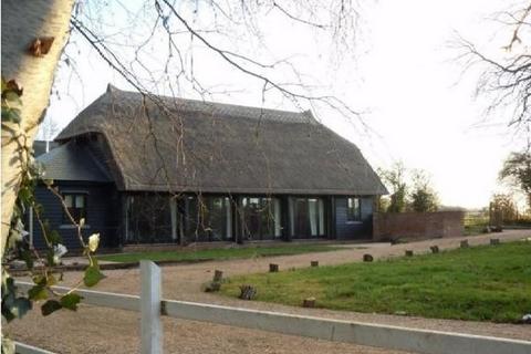 2 bedroom barn conversion to rent, Levels Green, Farnham