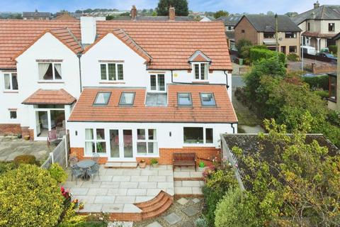 4 bedroom semi-detached house for sale, Alexandra Road, Pudsey