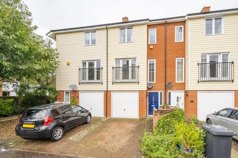 4 bedroom townhouse for sale, Priory Gardens, Suffolk CO10