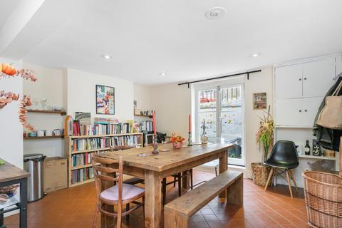 22 Halton Road, London, N1 2EU