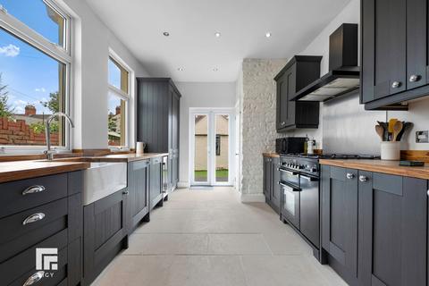 33 Australia Road, Cardiff, CF14 3BZ