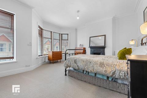 33 Australia Road, Cardiff, CF14 3BZ