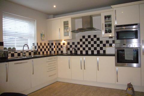 3 bedroom townhouse for sale, Knedlington Walk, Howden, DN14 7GJ