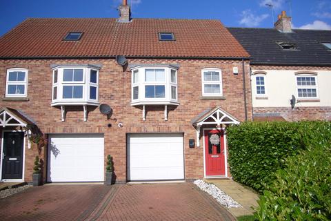 3 bedroom townhouse for sale, Knedlington Walk, Howden, DN14 7GJ