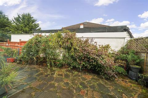 30 Seddon Road, Morden, SM4 6EL