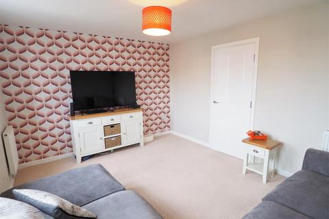 4 bedroom semi-detached house for sale, Restfil Way, Fernwood, Newark