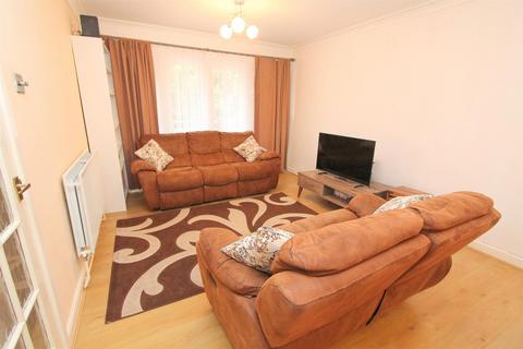 2 bedroom flat for sale, Maldon Road, Wallington SM6