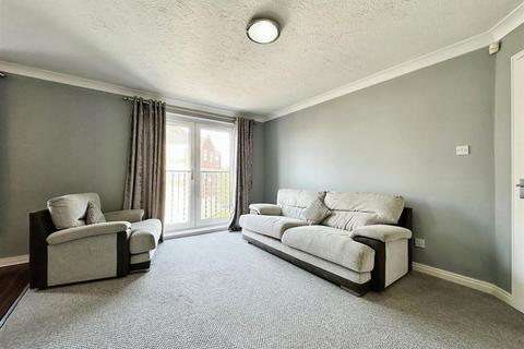 3 bedroom apartment for sale, Lock Keepers Court, Hull HU9