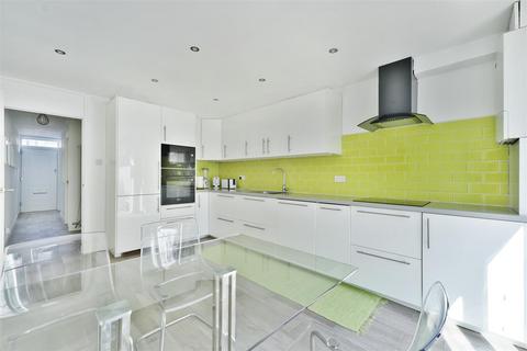 102 Virginia Road, London, E2 7NG