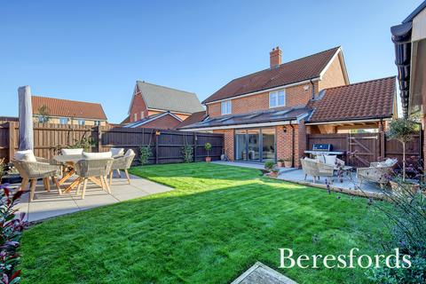 6 Croot Place, Runwell, Wickford, SS11 7LB