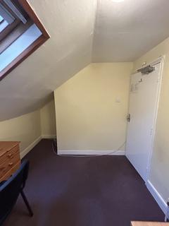 1 bedroom in a house share to rent, Hills Road, Cambridge CB2