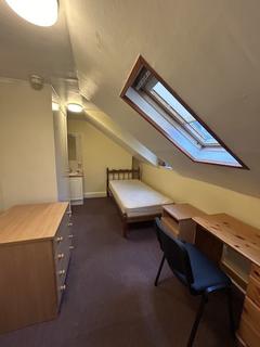 1 bedroom in a house share to rent, Hills Road, Cambridge CB2