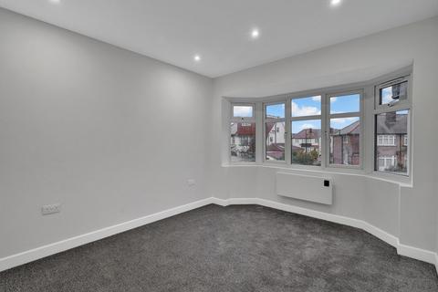 3 bedroom maisonette for sale, Ellerdine Road, Hounslow