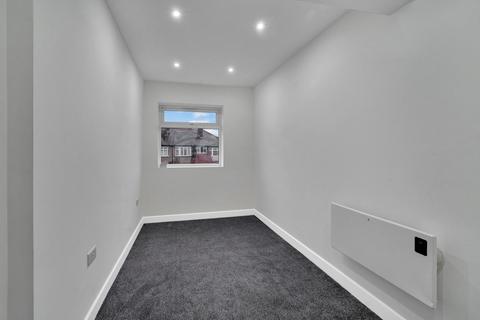 3 bedroom maisonette for sale, Ellerdine Road, Hounslow