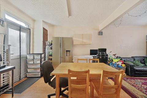 2 bedroom terraced house for sale, Morley Avenue, London N22