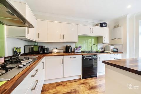 4 bedroom semi-detached house for sale, Oak Avenue, Shirley, CR0