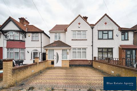 4 bedroom semi-detached house for sale, Meadow Waye, Hounslow, TW5