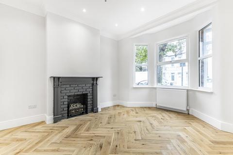 3 bedroom terraced house to rent, Elsenham Road, Newham