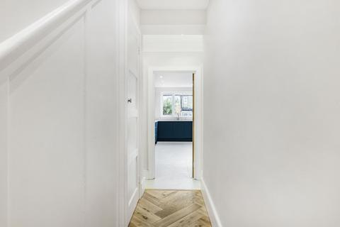 3 bedroom terraced house to rent, Elsenham Road, Newham