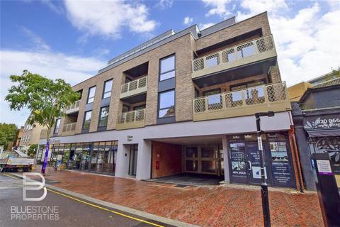 3 bedroom apartment to rent, Calum Court, Purley