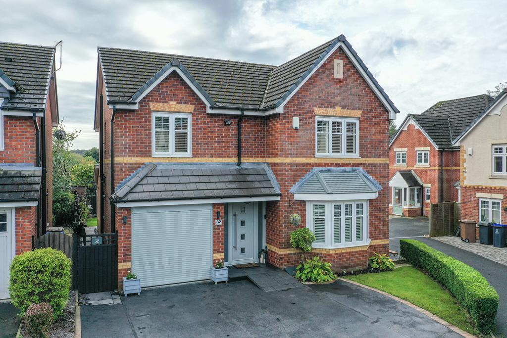 Ashenhurst Way, Leek, Staffordshire 4 bed detached house for sale £