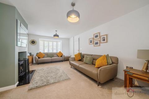 32 Ashenhurst Way, Leek, ST13 5SB