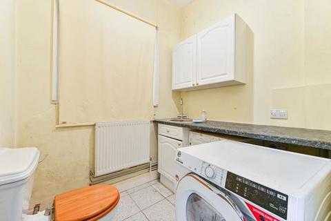6 Hilldown Road, London, SW16 3DZ