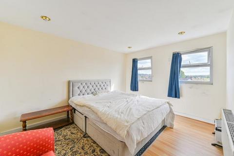 6 Hilldown Road, London, SW16 3DZ
