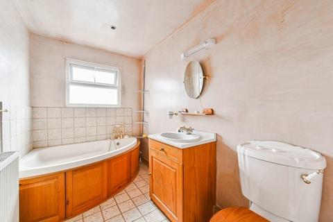 6 Hilldown Road, London, SW16 3DZ
