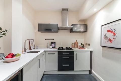 2 bedroom flat for sale, Queens Gate, London, SW7