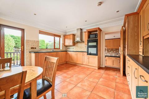 4 bedroom detached bungalow for sale, Graham Avenue, Brighton