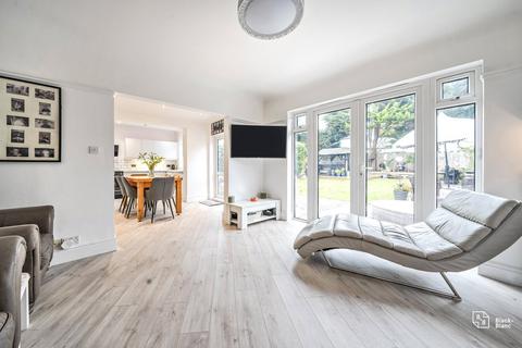 17 Hawkhurst Way, West Wickham, BR4 9PE