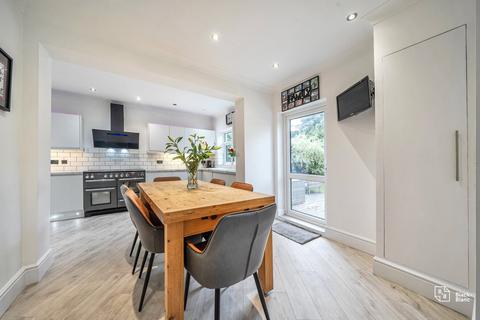 17 Hawkhurst Way, West Wickham, BR4 9PE