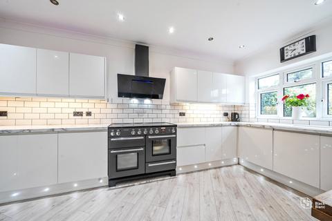 17 Hawkhurst Way, West Wickham, BR4 9PE