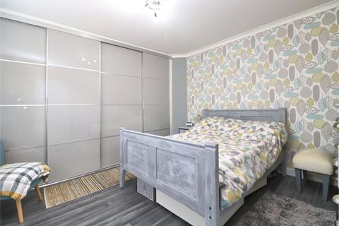 27 Apers Avenue, Woking, GU22 9NB