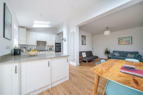 38 Ridgeway Avenue, Barnet, EN4 8TW