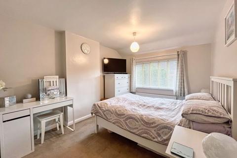 10 Castle Drive, Neath, SA11 3UY