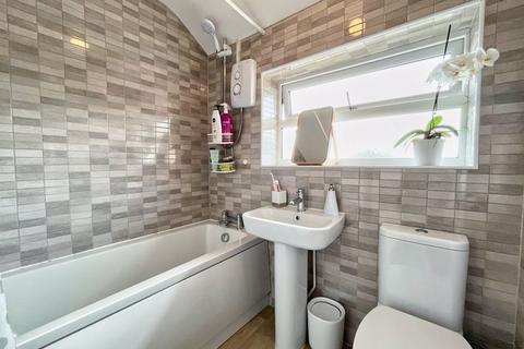 10 Castle Drive, Neath, SA11 3UY