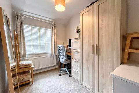 10 Castle Drive, Neath, SA11 3UY