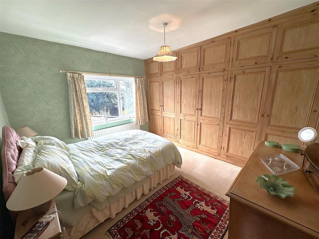 Third Bedroom With Extensive Wardrobes 736