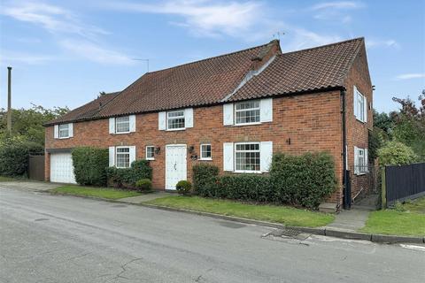 4 bedroom detached house for sale, Woodhill Farmhouse, Woodhill Road, Collingham, Newark