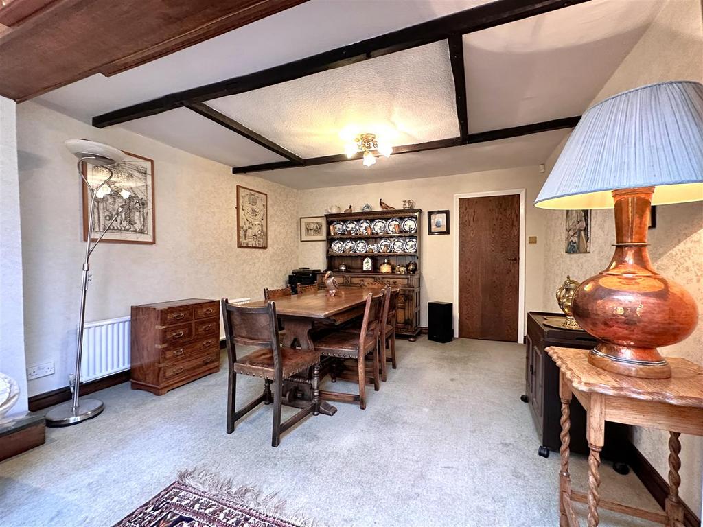 Dining Room 512