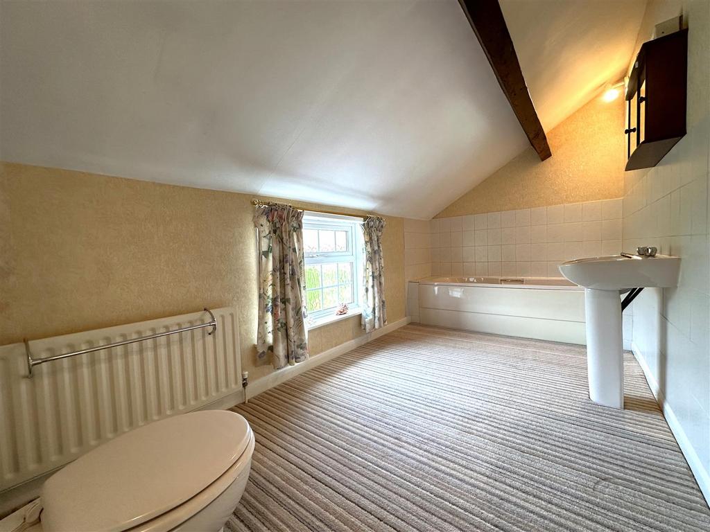 En-Suite Bathroom 751