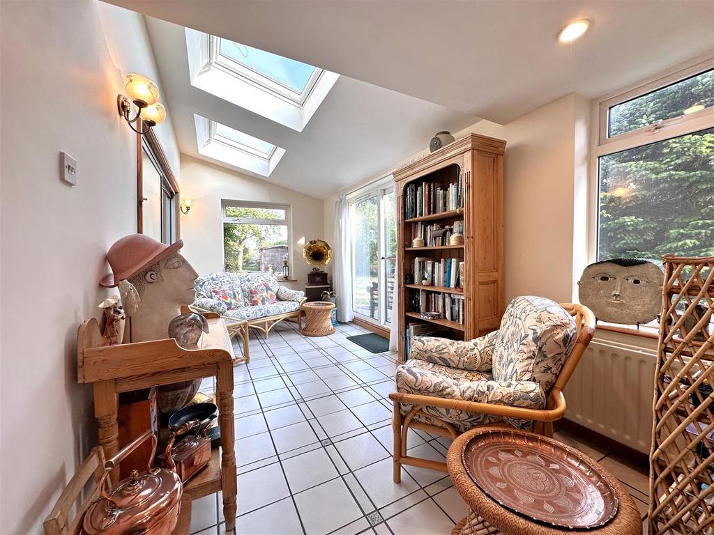 Lovely Garden Room 496