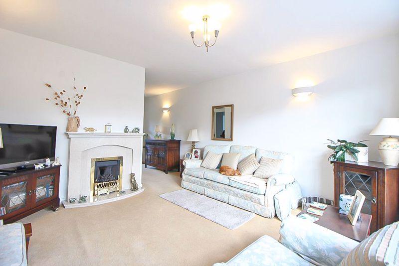Rowena Gardens, SEDGLEY, DY3 3QQ 3 bed detached house for sale £325,000