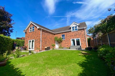 5 bedroom detached house for sale, Delamere Street, Winsford