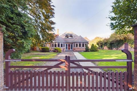 4 bedroom detached bungalow for sale, Phoenix Lodge, South Street, Horncastle