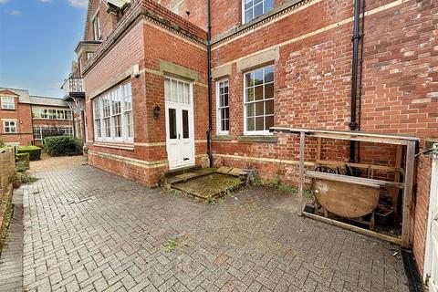 2 bedroom apartment to rent, Brook House, High Street, Repton