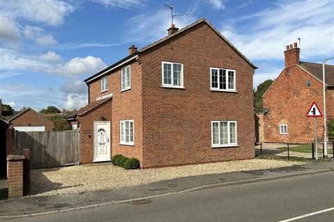 3 bedroom detached house for sale, Hemplands Lane, Sutton-On-Trent, Newark