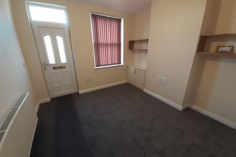 2 bedroom terraced house to rent, Station Street, LE18 4TH